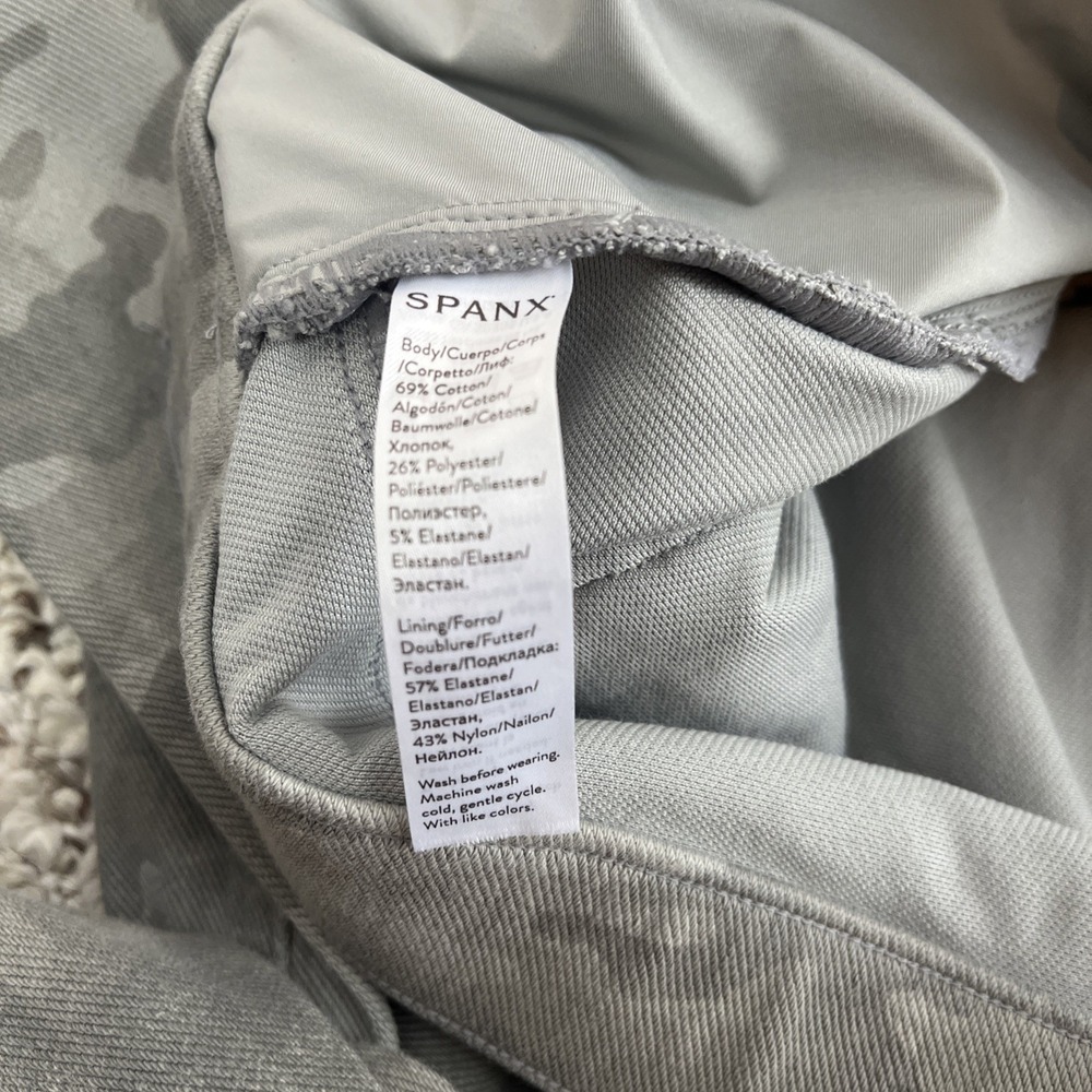 Spanx Women's Y2K Athleisure Stetch Flattering Ankle Grey Camo Leggings 2X - Picture 8 of 8